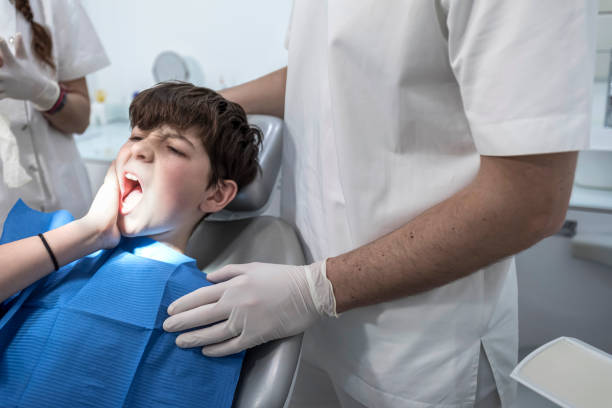 Best Cracked Tooth Emergency Dentist  in Calumet Park, IL